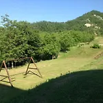 In Marche With Pool And Privacy بيت للعطل