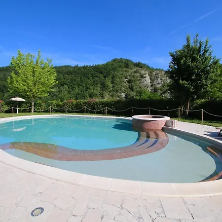 In Marche With Pool And Privacy Semesterbostad Apecchio